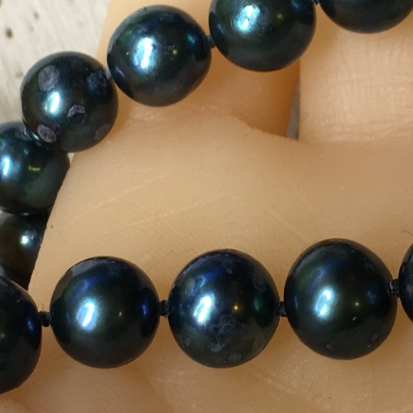 Freshwater Pearl Necklace - Picture 8 of 9